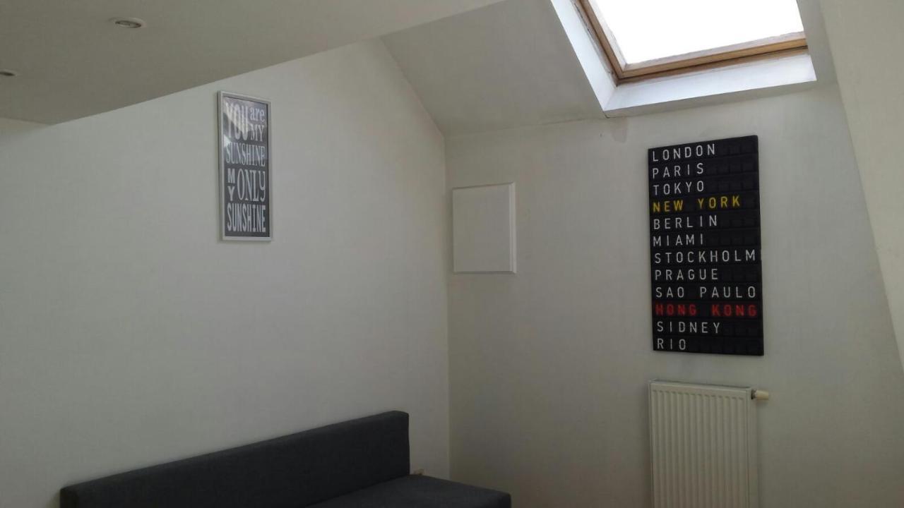 Central Duplex Sleeps 4 Brussels Exterior photo